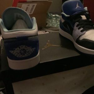 Air Jordan 1 low sport blue/black white , worn once, very clean